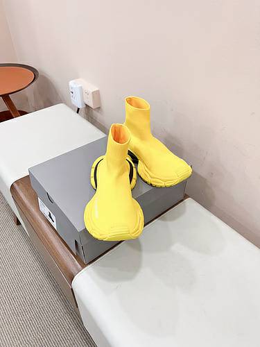 Picture of Balenciaga Shoes Women _SKUfw146246497fw